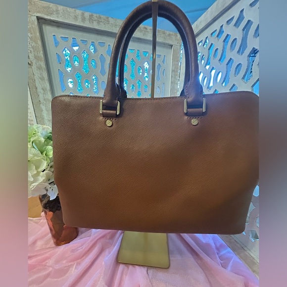 Michael Kors Tan Leather Shoulder Bag - Picture 7 of 11
